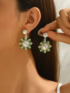 A pair Boho Handmade Flower Earrings, Unique Floral Studs, Elegant Snowflake Ear Jewelry, Perfect for Daily Wear, Gifts for women to wear daily, on vacation, or for any occasion; it also makes a exquisite festive gift for wives friends, partners