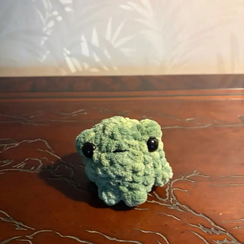 Handmade crochet Green frog| Crochet Grumpy frog