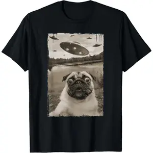 Vintage Pug UFO Encounters - Funny Selfie T-Shirt