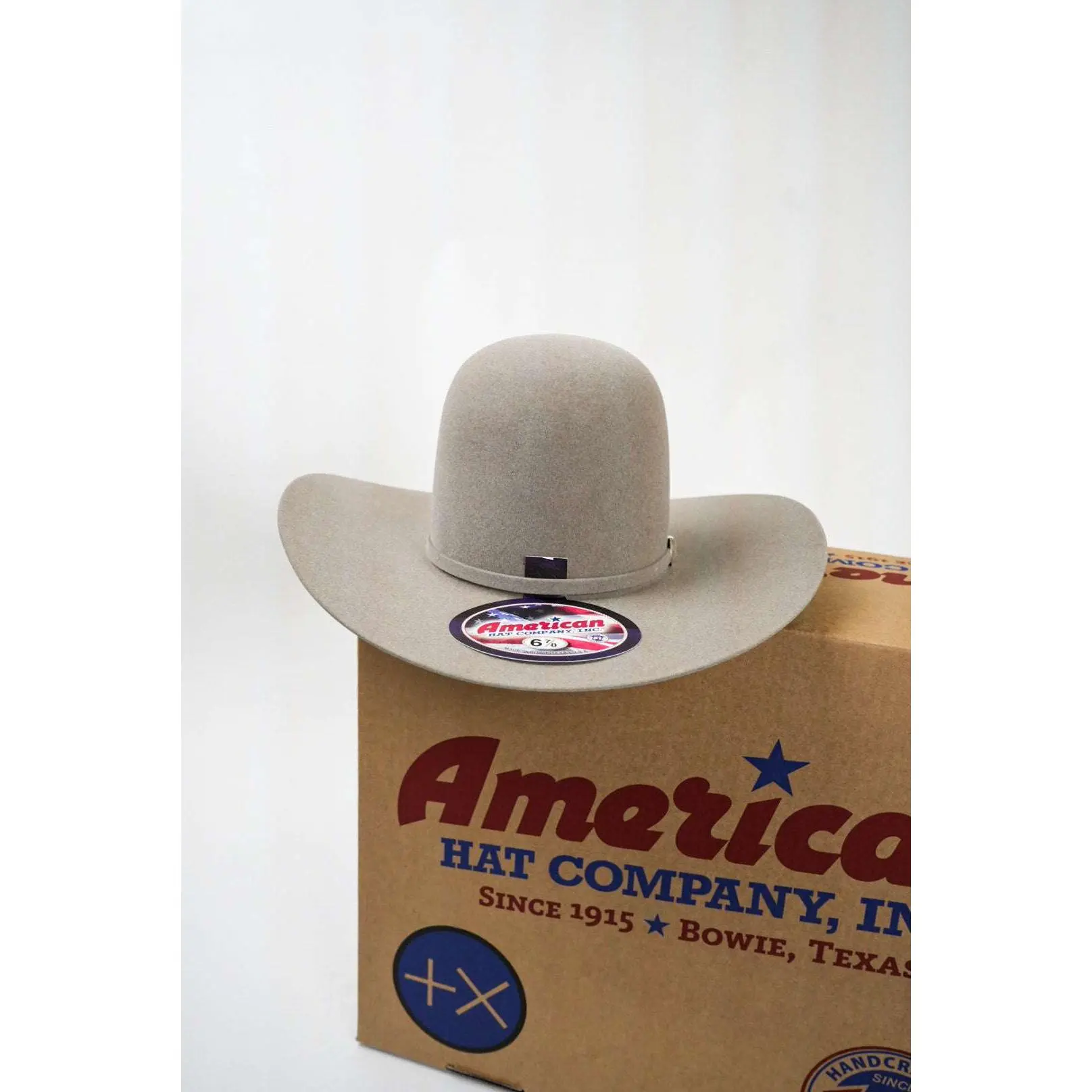 40X Open Crown Felt Hat, Silver-Belly with a Premium Felt Band & Silver-Gold Buckles for a Personalized Fit - Boxed Luxury Statement Hat