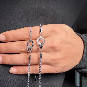 Roman-style couple's bracelet, featuring intertwined double rings, tarnish-resistant and hypoallergenic, a perfect Valentine's Day gift for your partner or close friend.