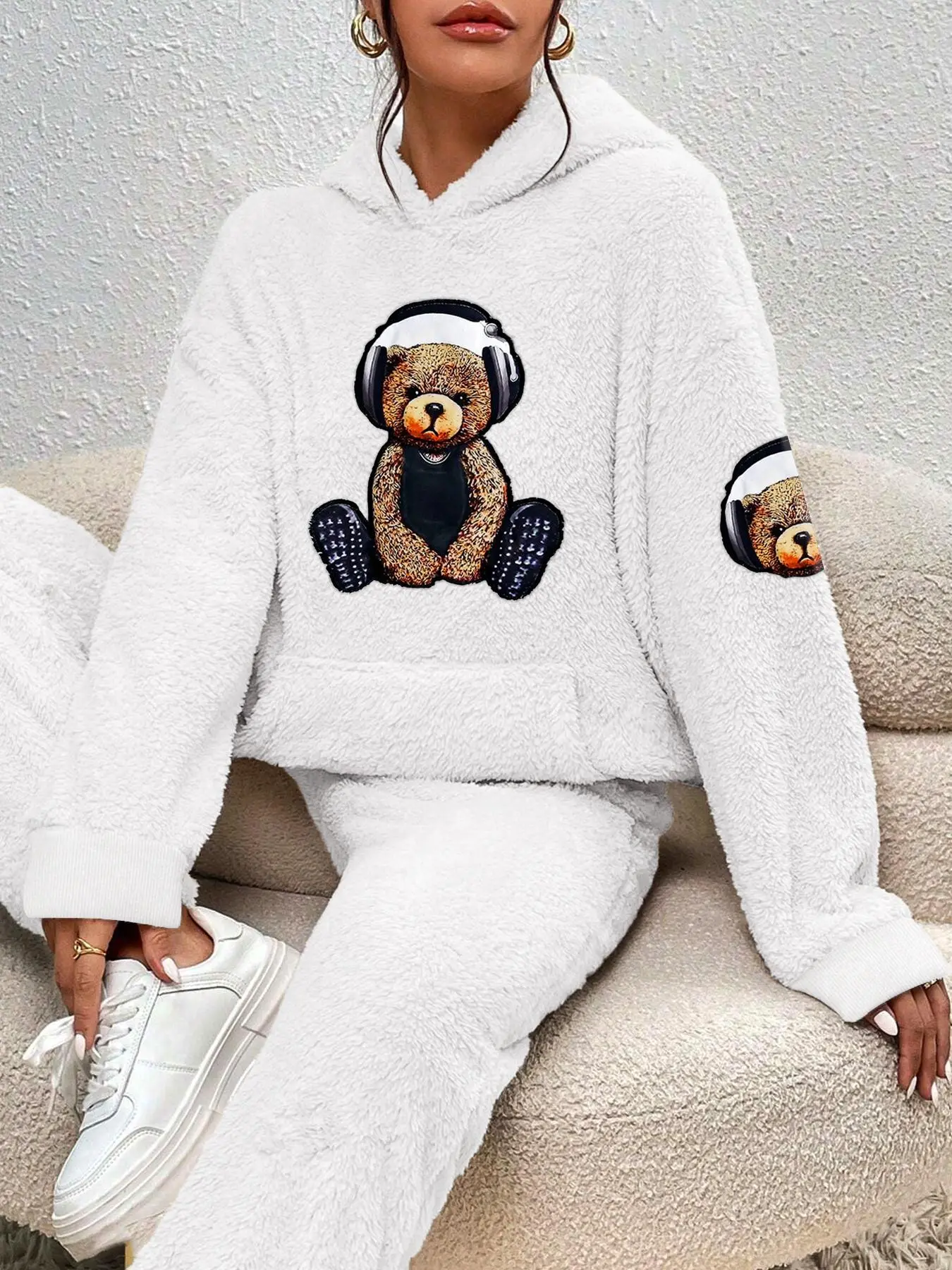 Women's Cartoon Bear Print Plush Hoodie, Casual Long Sleeve Hooded Sweatshirt for Fall & Winter, Fashion Ladies' Top for Daily Wear