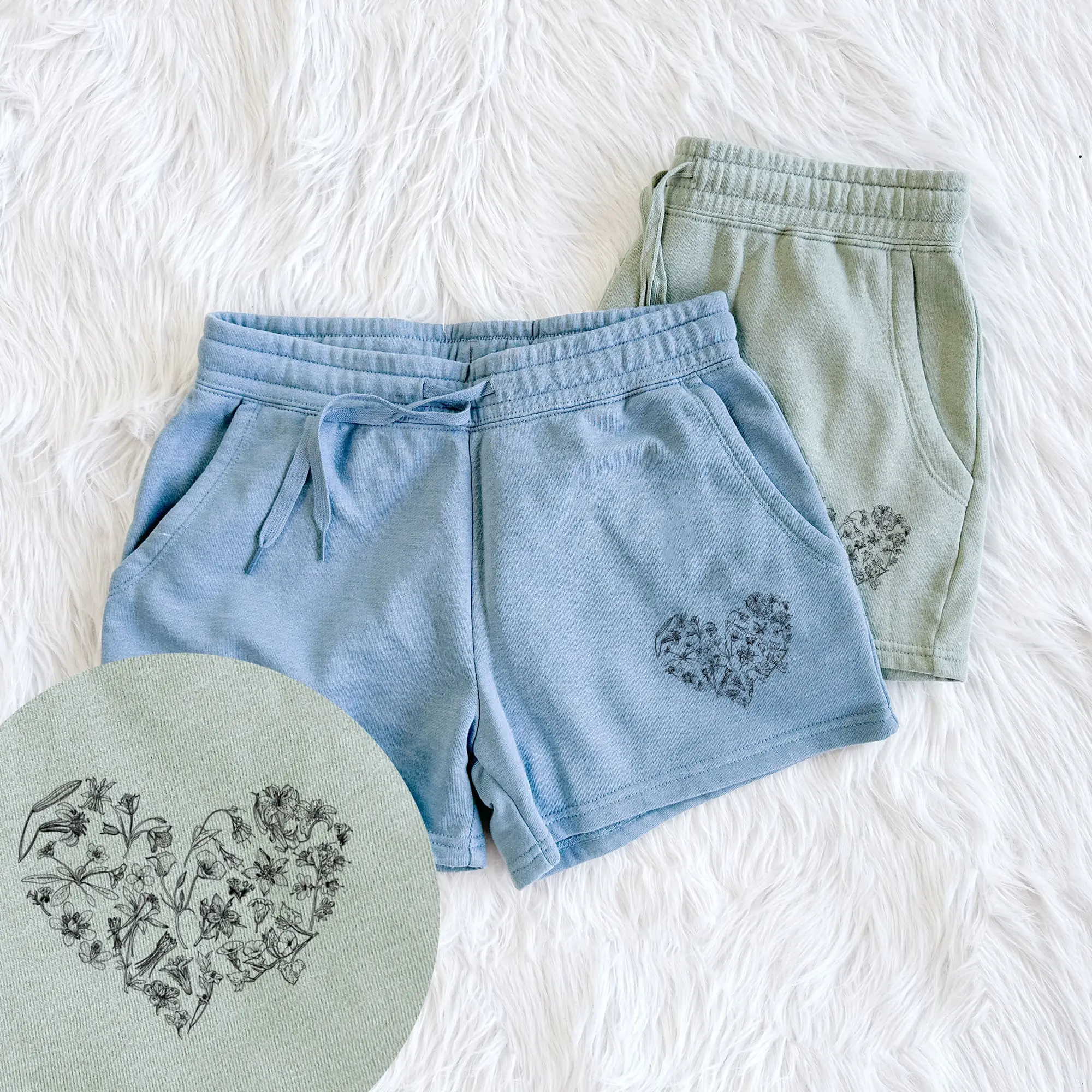 Heart Full of California Mountain Wildflowers - Women's Cali Wave Shorts