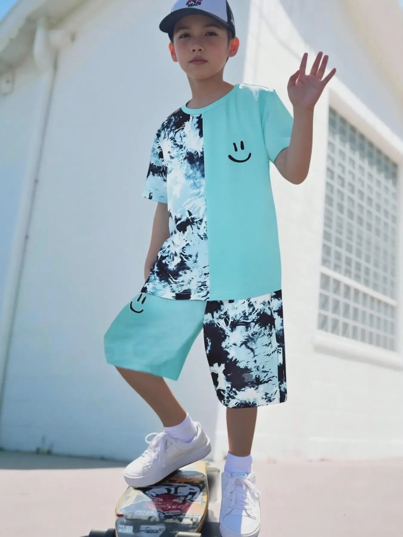 Boys' Cool Trendy Printed Patchwork Solid Color Short Sleeve T-Shirt + Shorts Outfits Set, Casual Home Outdoor Wear, Slim Fit, Summer Clothing Set, Outfit Sets, Clothes Kids