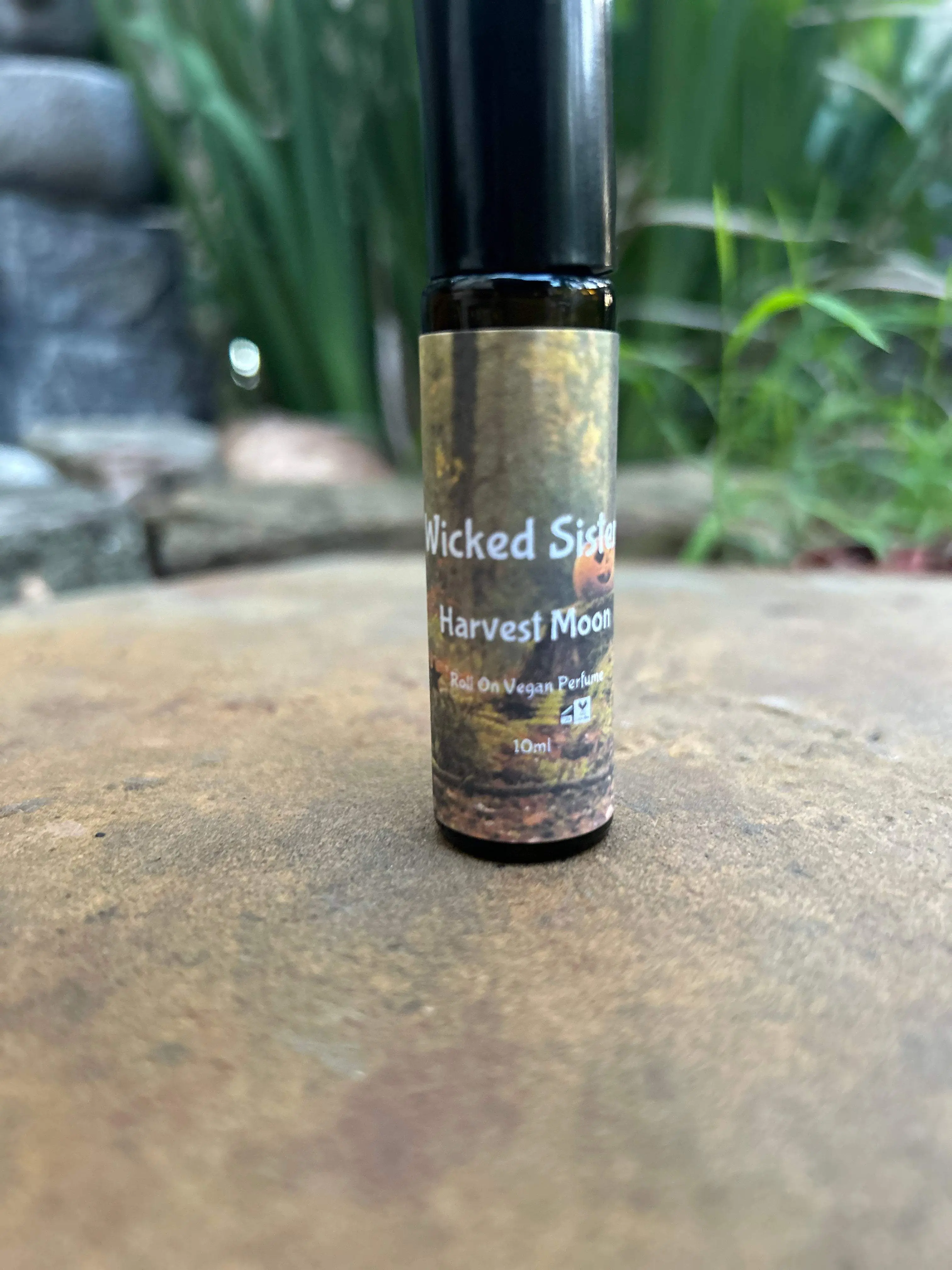 Witches Cloak - Roll On Vegan Perfume (UNISEX)
