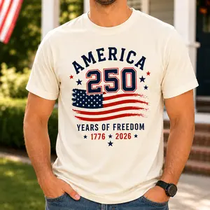America 250 Years Freedom Patriotic Flag Graphic Tee, Vintage USA Independence Day Oversized T-Shirt, Classic Red Blue Heritage Shirt