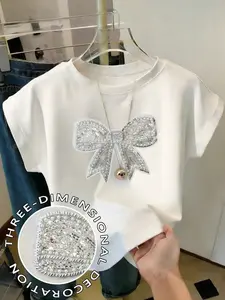 Fitted Women's Short Sleeve T-Shirt with Bow Embroidery Details, Minimalist Casual Style, Elegant and Versatile for Any Occasion