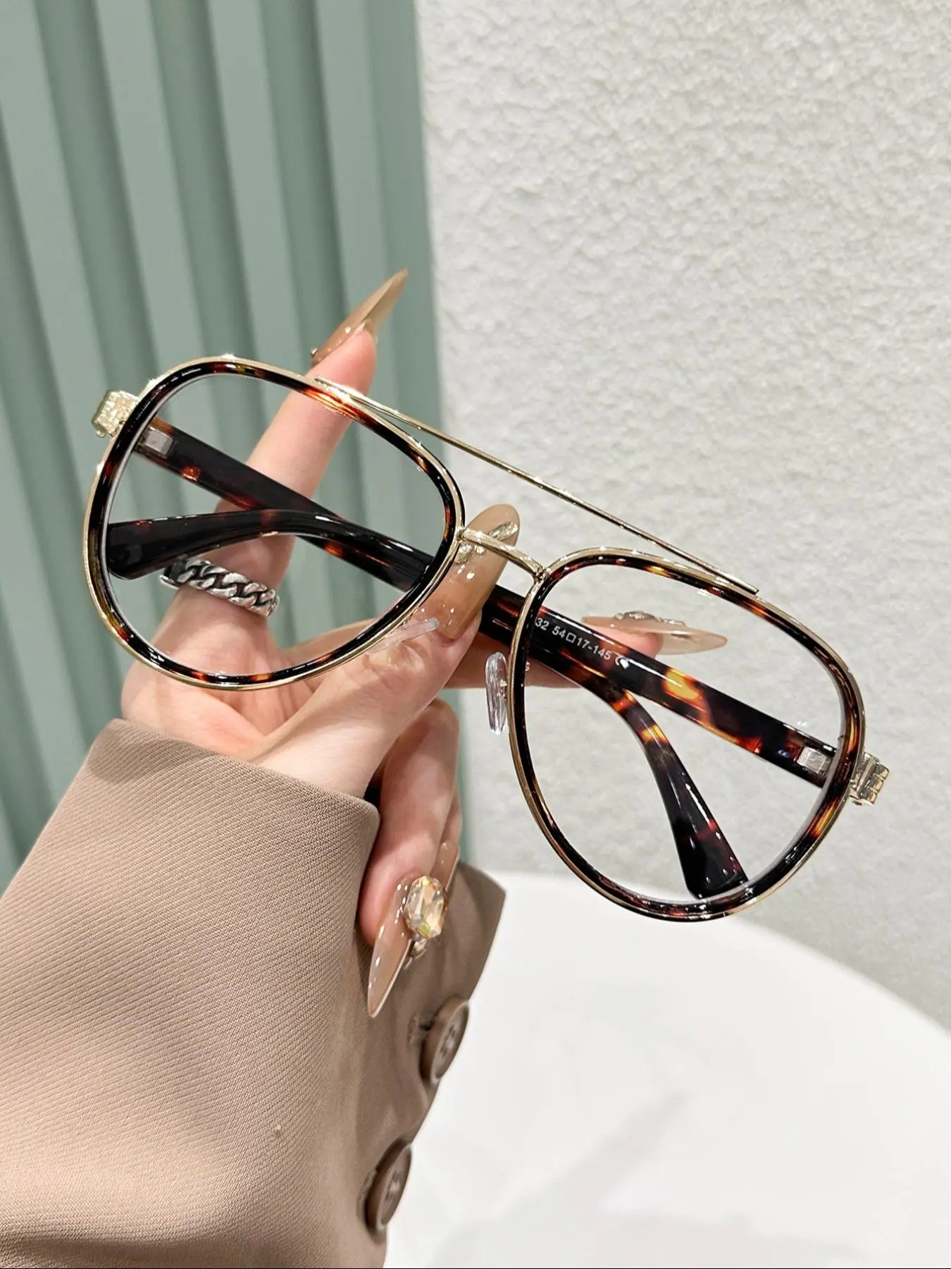 Fashionable Tortoise Pattern Eyeglasses, tortoiseshell glasses, Stylish Casual Eyeglasses for Women & Men, Fashion Eyeglasses for Work, Daily Clothing Decor, Perfect for Student Daily Use, Trendy Frames, Fashion Eyewear, Metal Frame Eyeglasses