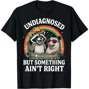【TikTok Viral Humor T Shirt】 “Undiagnosed But Something Ain’t Right” Meme Graphic Tee – Unisex Softstyle Cotton Short Sleeve T-Shirt, Funny Casual Streetwear, Viral Humor Gift for Men & Women