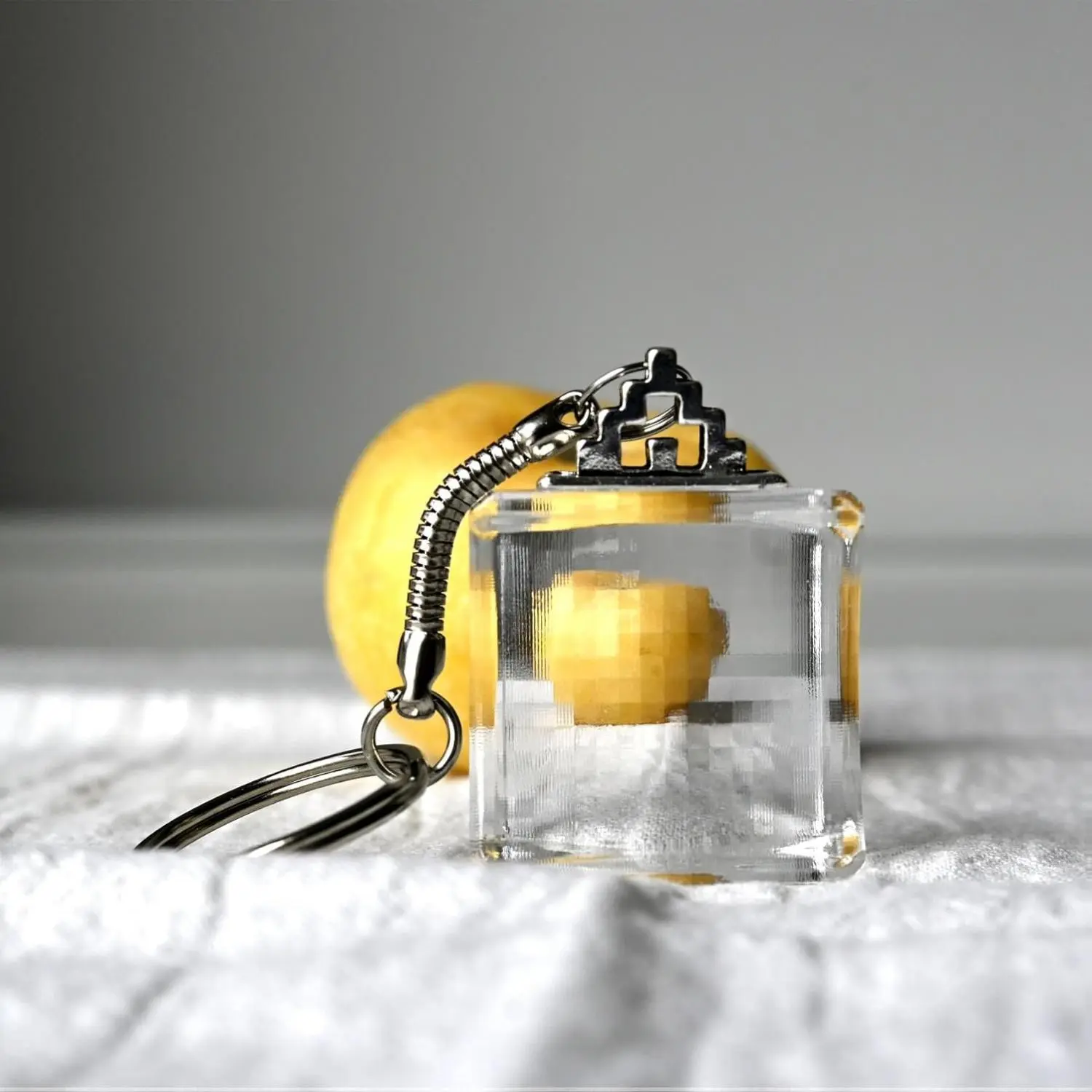 Glass Prism Crystal Suncatchers Mine World Keychain Pixel Stylized Lens Pixel Window Keychain Game Party Favous Suitable for Backpack Handbag Car Key