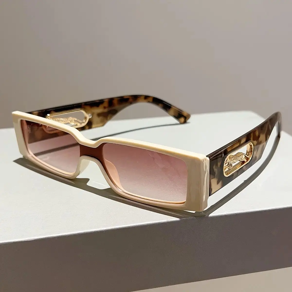 Women's Retro-Inspired Cheetah Print Non-Prescription Sunglasses - Lightweight PA Sunglasses Frames, Square Blue Light Blocking Natural Tinted Eyewear for Daily & Party Wear Fashion Accessories, Tinted Women's Sunglasses