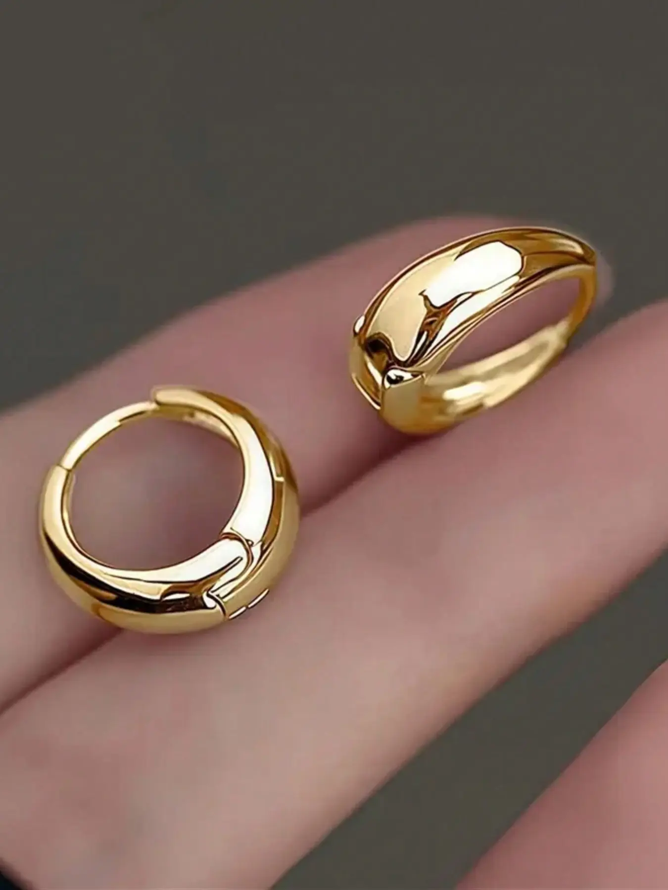1 Pair 18K Gold Plated Stainless Steel Hypoallergenic French Hoop Earrings, Earring Hoops, Anti-Tarnish, Comfortable & Versatile, Minimalist & Elegant Design, Suitable For Daily Wear Or Parties, High-Quality Fashion Jewelry Gift For Women