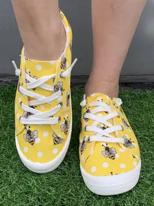 Women's Fashionable Cartoon Bee Pattern Lace Up Low Top Sneakers, Casual Comfortable Breathable Sports Shoes, All-match Round Toe Shoes for Daily Wear