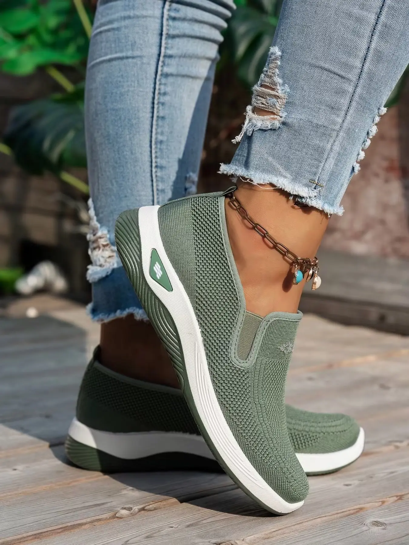 Women's Breathable Solid Color Sports Shoes, Lightweight Slip-On Walking Shoes, Low Top Knitted Casual Sneakers, Mesh Walking Shoes, Trendy Walking Shoes, Soft Soled Shoes