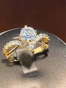 *NATURAL BEAUTY*    Item#00000028 European 14K Gold Plated Four-Prong Setting Round-Cut White Cubic Zirconia Adjustable Fashion Ring (Center Stone 1 Carat, Ring Size 6.5 and Up)