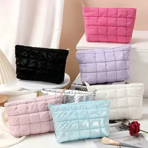 Women's stylish makeup bag, Cosmetic pouch, waterproof and portable. Ideal for organizing cosmetics, brushes and toiletries at home, on business or travel. A perfect gift for girlfriend, mother, friends on birthdays or Mother's Day