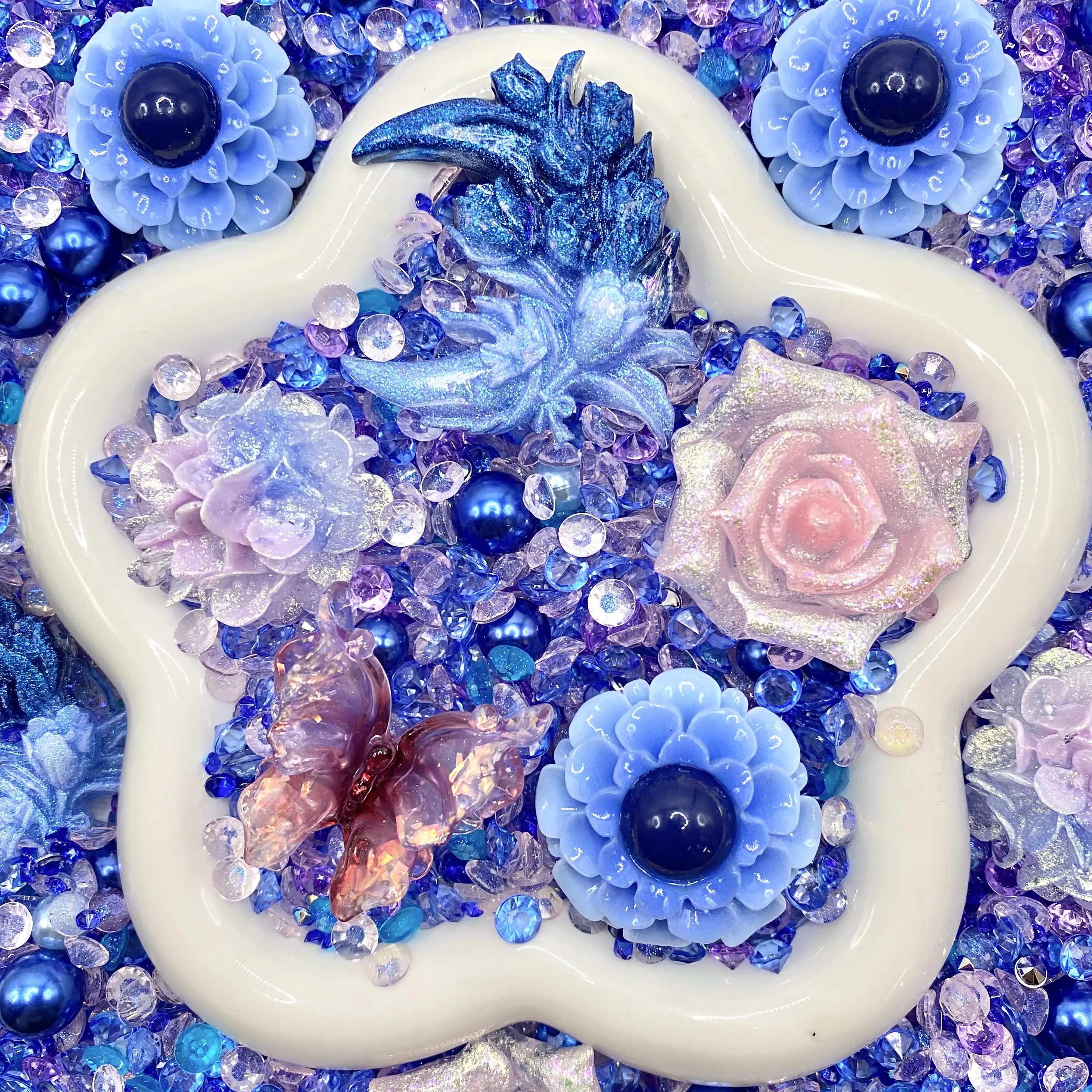 Butterfly Blues - Rose Mix - Floral Resin Cabochon Mix with Rhinestones – Assorted Flower Resin Charms for Whipped Cream Glue, Resin Art & Mirror Decoration