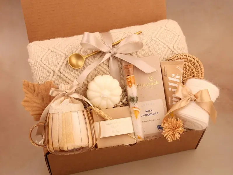 Fall Personalized Handmade Birthday Gift Box for women,Thinking of You, Best Friend, Thank You gift basket, Care Package for her, Christmas Gift
