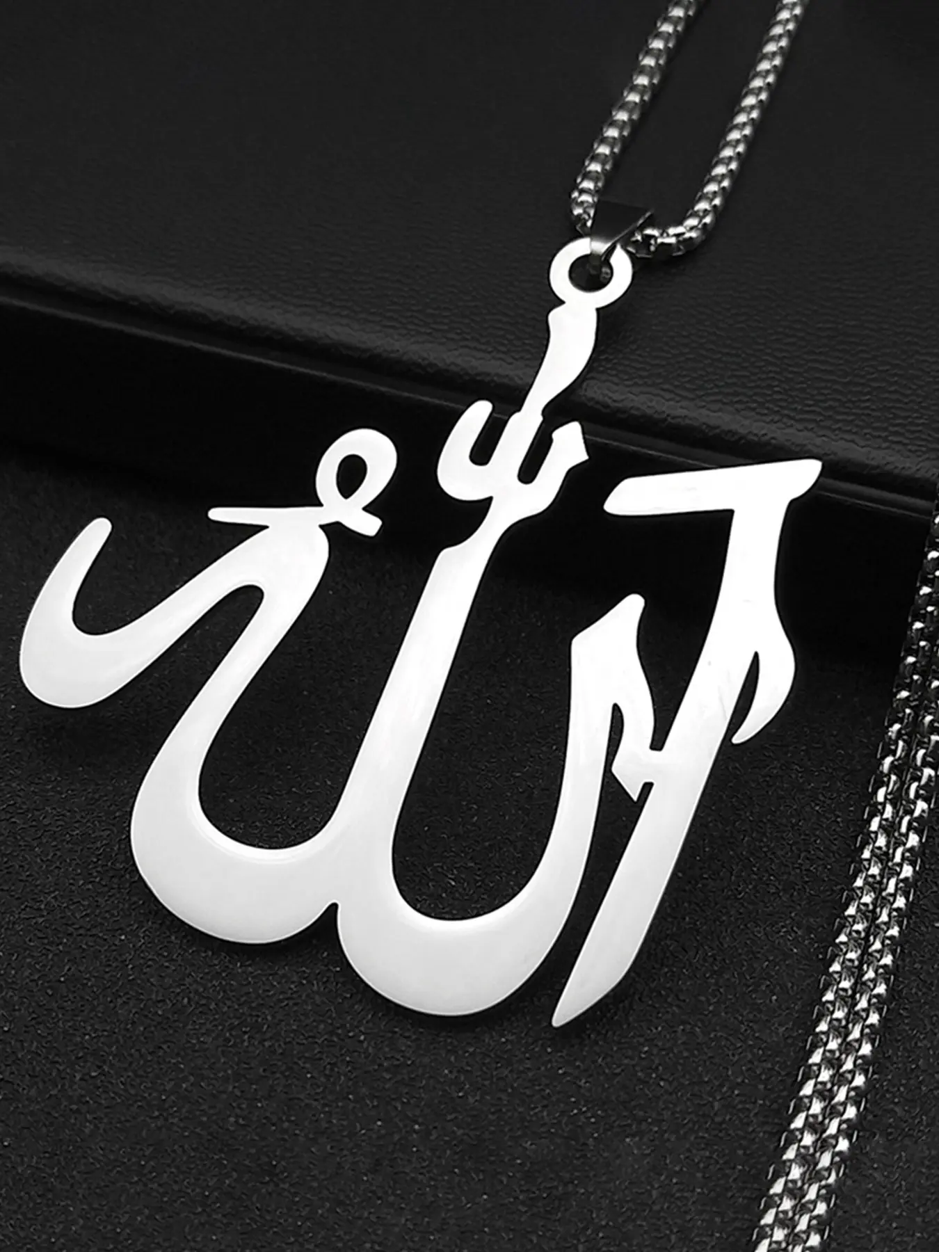 Arabic Allah God Quran Big Pendant Necklace Geometric Chain for Women Men Stainless Steel Gold Color Muslim Islamic Amulet Faith Necklace Exquisite Jewelry Gift High End Necklace Arabic Necklaces