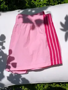 Women's Summer Casual Side Striped Elastic Waist Loose Fit Sport Shorts, Comfortable and Stylish Lounge Pants for Everyday Wear, Stretchy Shorts, Summer Sports Shorts, Casual Sporty Shorts