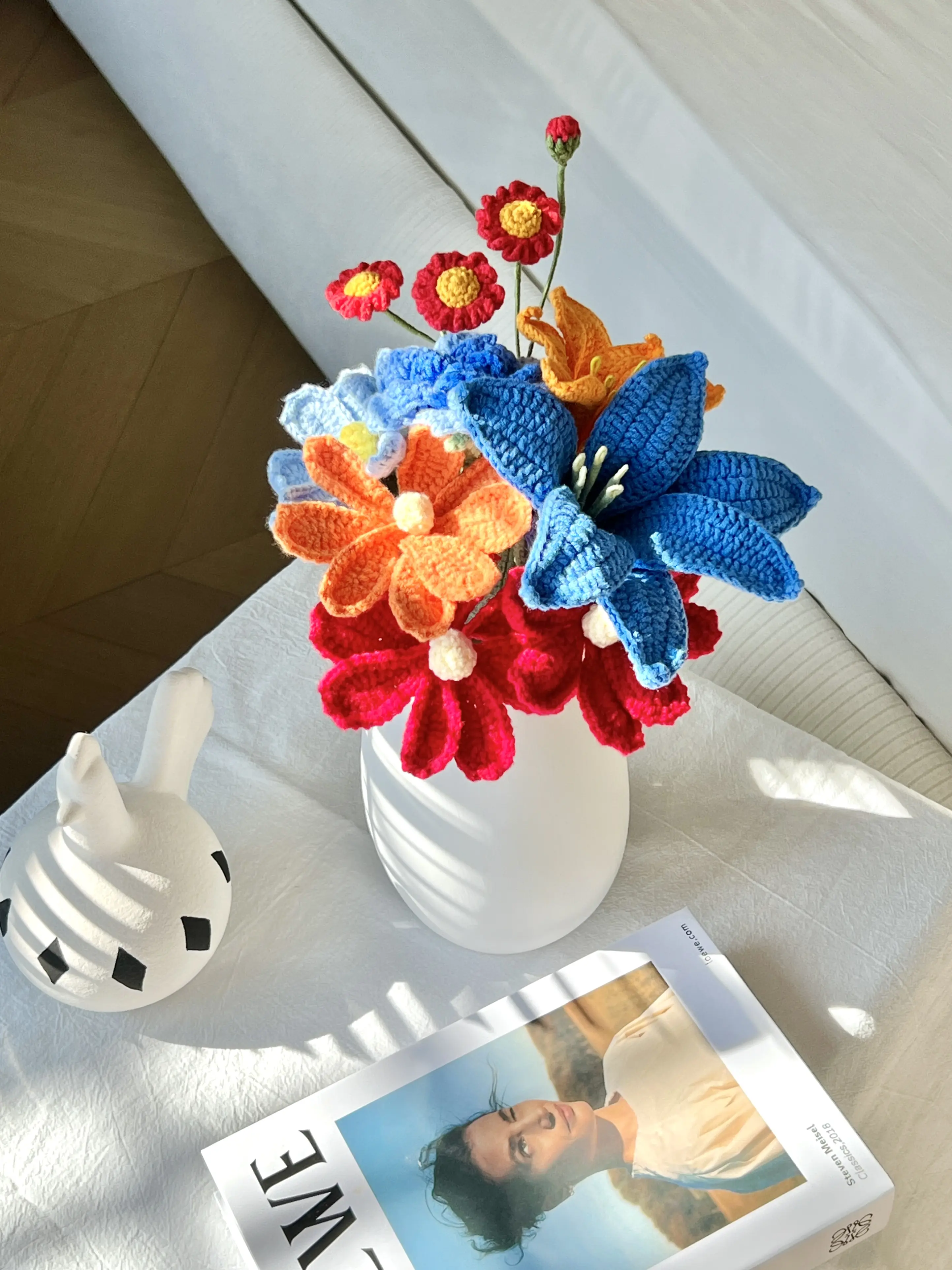 8-Piece Handmade Premium Combed Cotton Yarn Knitted Crochet Flowers Bouquet - Loop & Bloom Mixed Roses, Lily, Galsang, Bouquet-Shaped Decorative Artificial Flowers, Mom Gift with Card, Home Decoration Supplies (No Vase), Anniversary, Fathersday