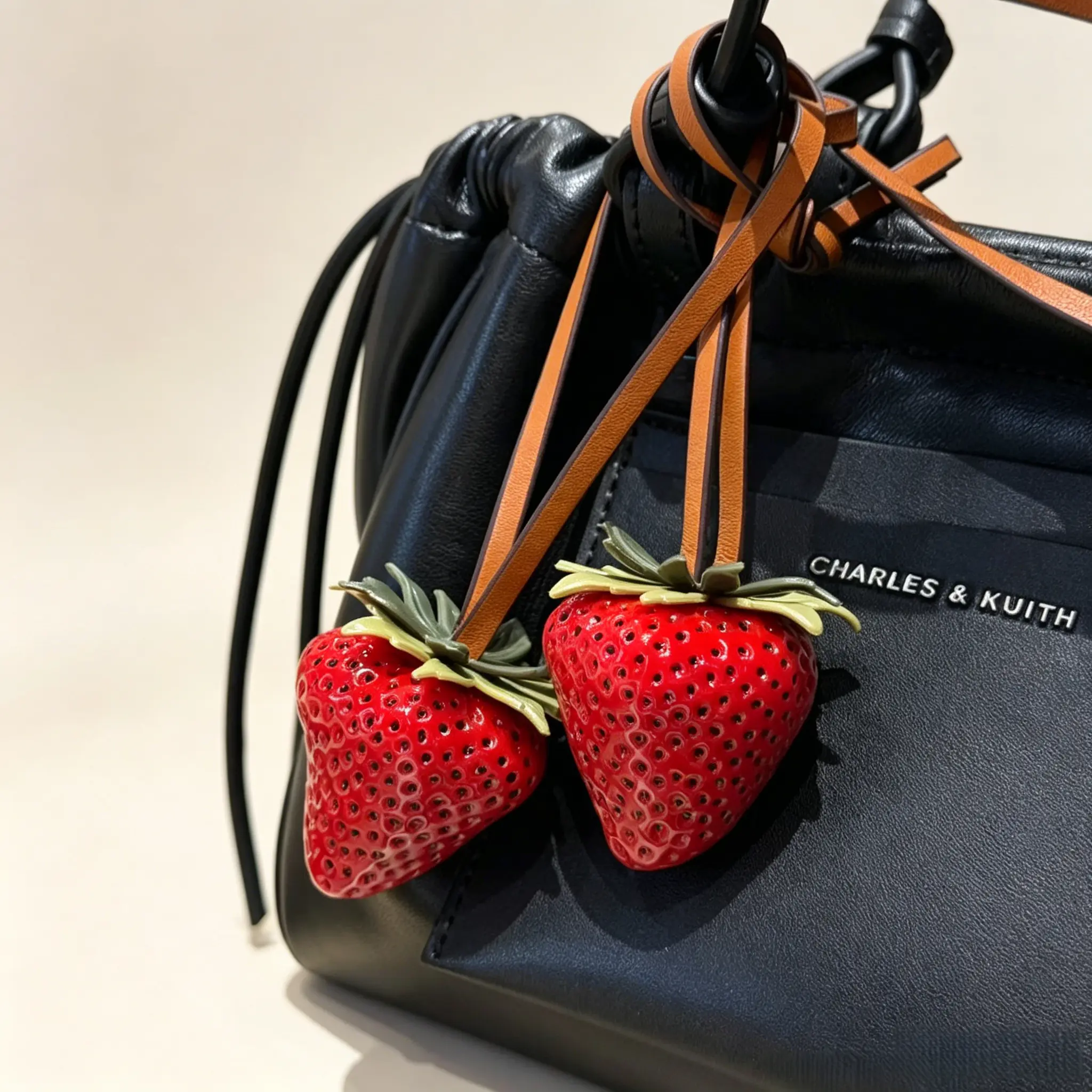 3D Resin Strawberry Leather Chain Charm - Trendy Bag Charms for Purse, Girly Mini Bag Accessories, Women's Handbag Keychain Home Hanging Decor, Girly Purse Accessories