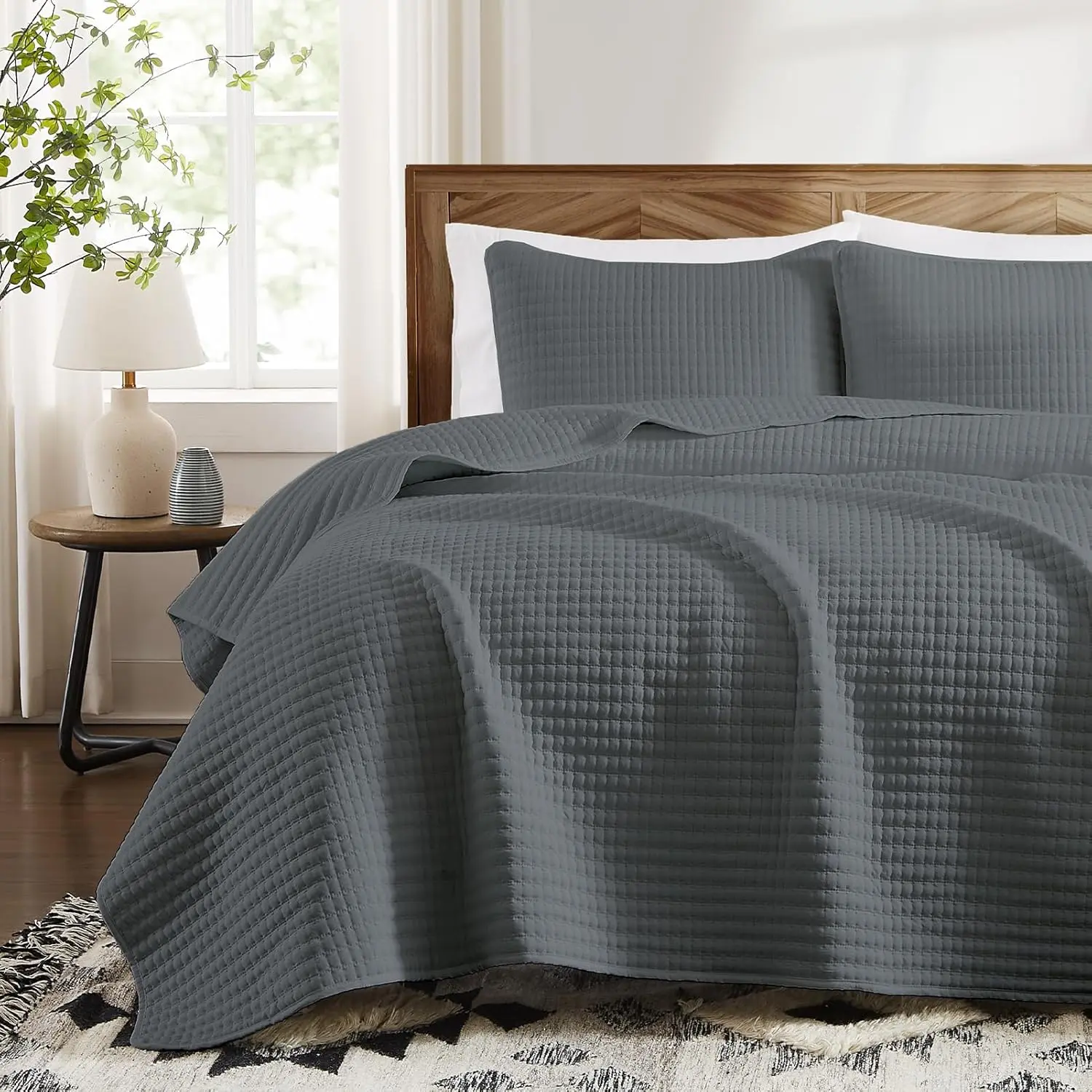 Queen Quilt-3 Pieces Lightweight Bedspreads Grey Queen Size Quilt Bedding Set for All Seasons, Soft Summer Coverlet with 2 Pillow Shams Suitable for Bed, Couch, Quilted Blanket beddys  bedset