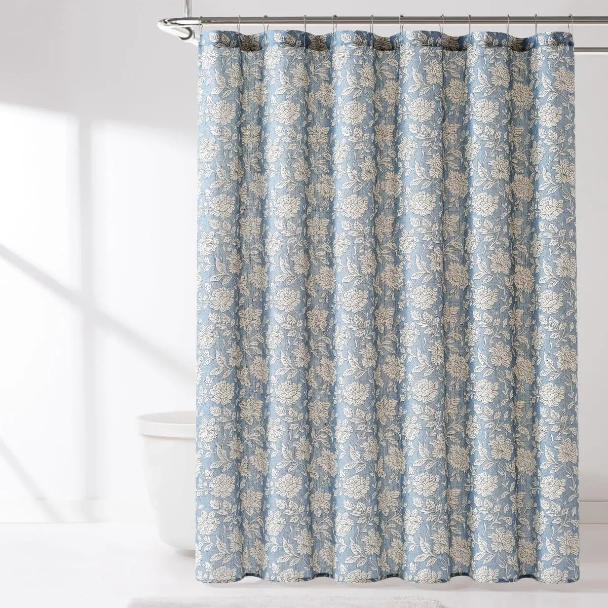 LUSH DÉCOR Zara Floral Block Linen-Textured Shower Curtain, 72x72in Bathroom Accessory, Classic Flower Print, Textured Fabric, Machine Washable, Easy Care, Hanging-Ready Button Holes