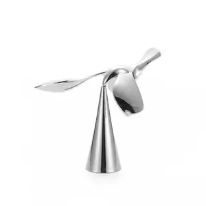 Flying Bird Bottle Opener Beer Tumbler Suspension Balance Eagle Creative Home Desktop Decor Gift for Stress Relief