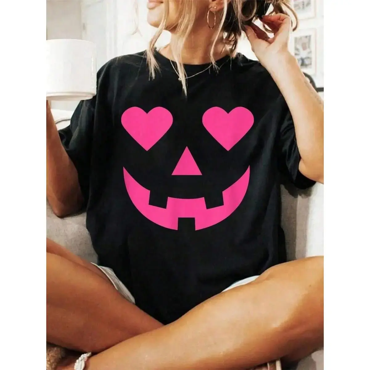Pink Jack O Lantern Face Graphic T-Shirt, Heart Eyes Halloween Tee for Women