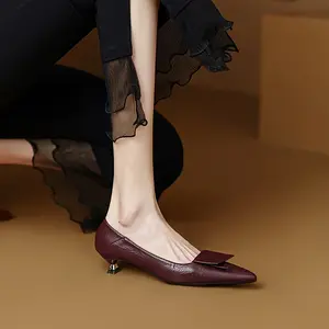 Women's Burgundy Pointed Toe Kitten Heels - Elegant Faux Leather Work High Heels with Bow Detail, Versatile Mid-Heel Formal Shoes Suitable for All Seasons