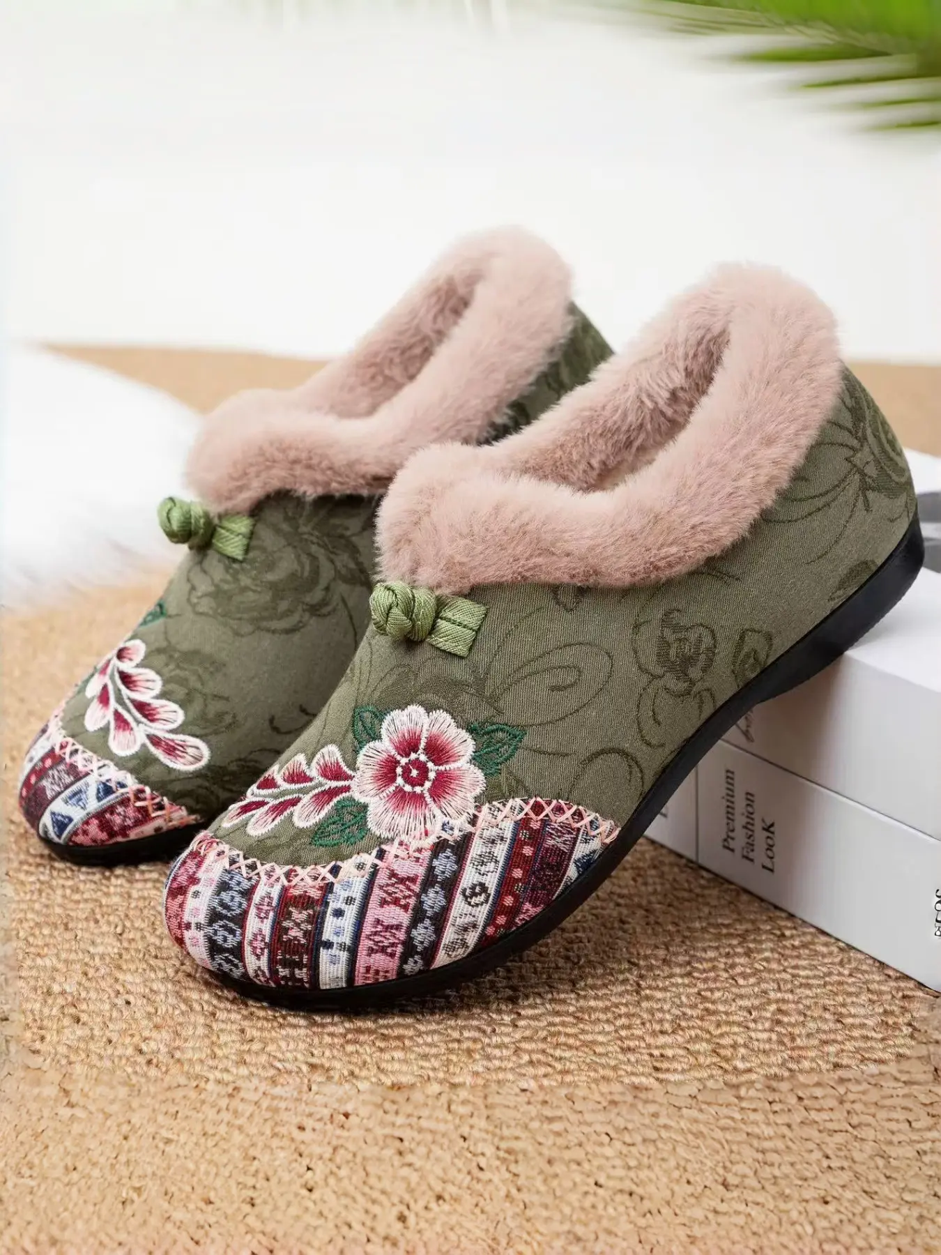 Plush Lined Thick Warm Cotton Soft Cushioned Slippers, Comfortable Soft Sole Home Shoes, Cozy Indoor Footwear for Winter Season, Rubber House Shoes
