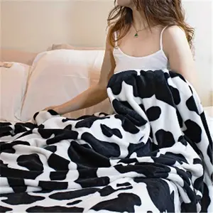 [Each customer is limited to one gift] A cozy blanket in one of the following colors: Light Beige, Forest Green, Navy, or Smoke Grey will be randomly sent. Suitable for use on the sofa or bed, comfortable and warm in all seasons.