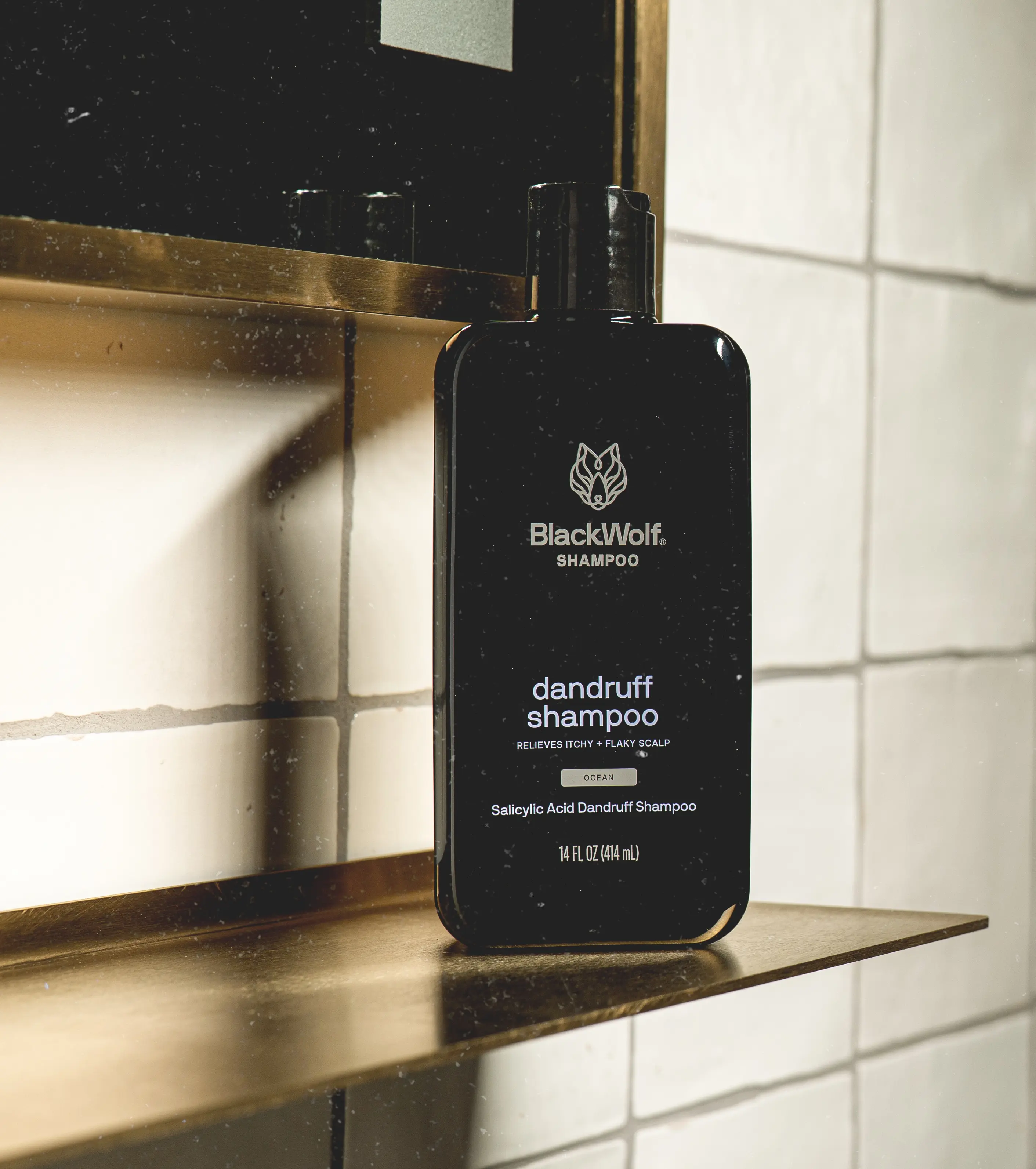 Black Wolf Dandruff Shampoo - Salicylic Acid & Green Tea Extract - Fight Dandruff & Itchy Scalp - Anti Dandruff - Science-Backed Ingredients