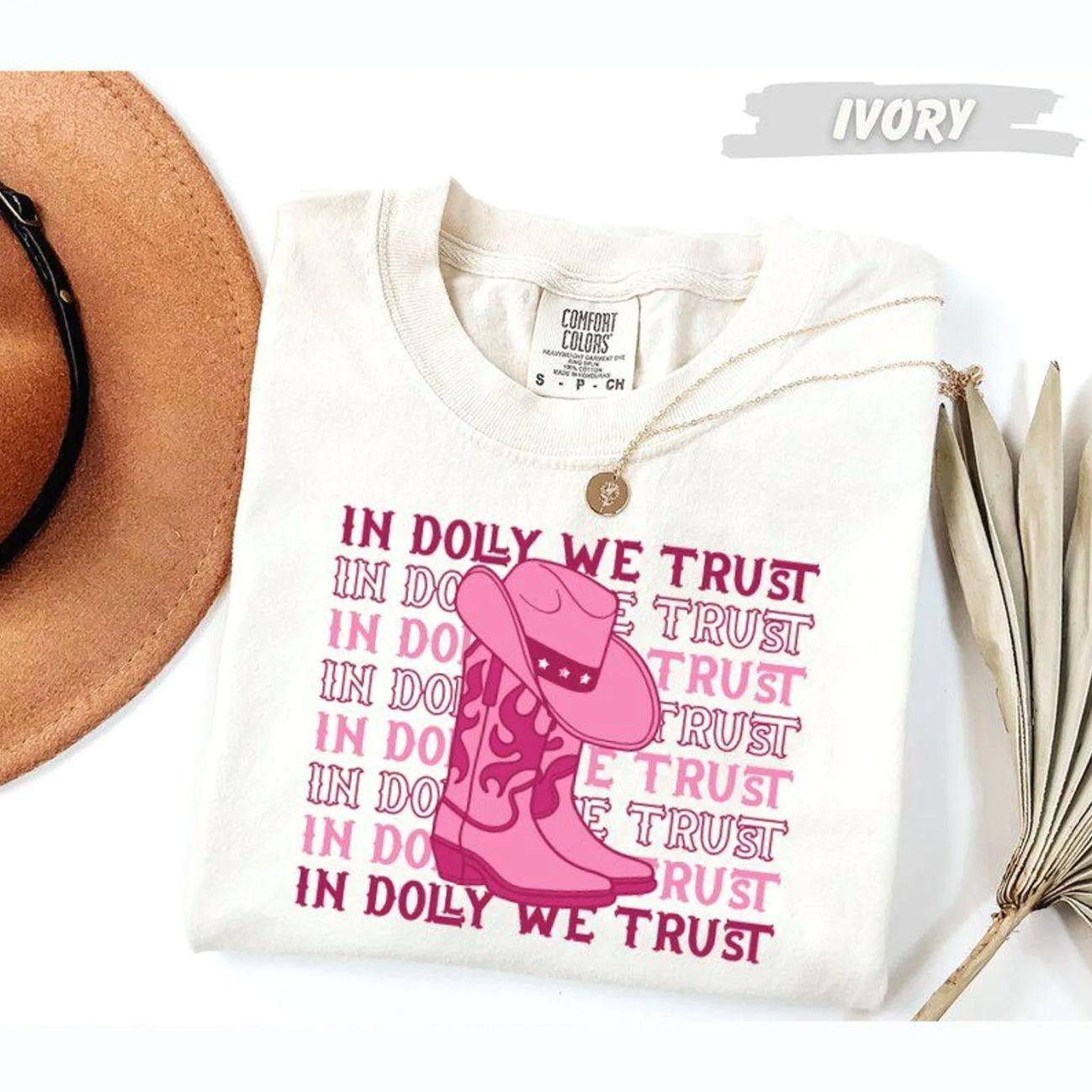 Comfort Colors Vintage Dolly Parton Graphic Tee, Dolly Parton Merch, 80’s Country Music Shirt, In Dolly We Trust T-Shirt Unisex Cotton Top Menswear Womenswear Streetwear 99G