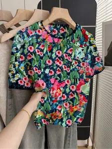 1 piece + French retro loose round-neck short-sleeve contrast piping beige women's contrast floral print spring and summer knitted top, Chic, summer casual women's wear, white top, sweater top