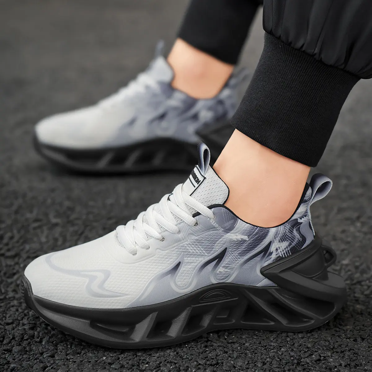 Summer men's and women's couples shoes trendy shoes, gradual change of color blade sole hollow twist platform casual shoes, geometric flying woven breathable men's shoes women's shoes running shoes