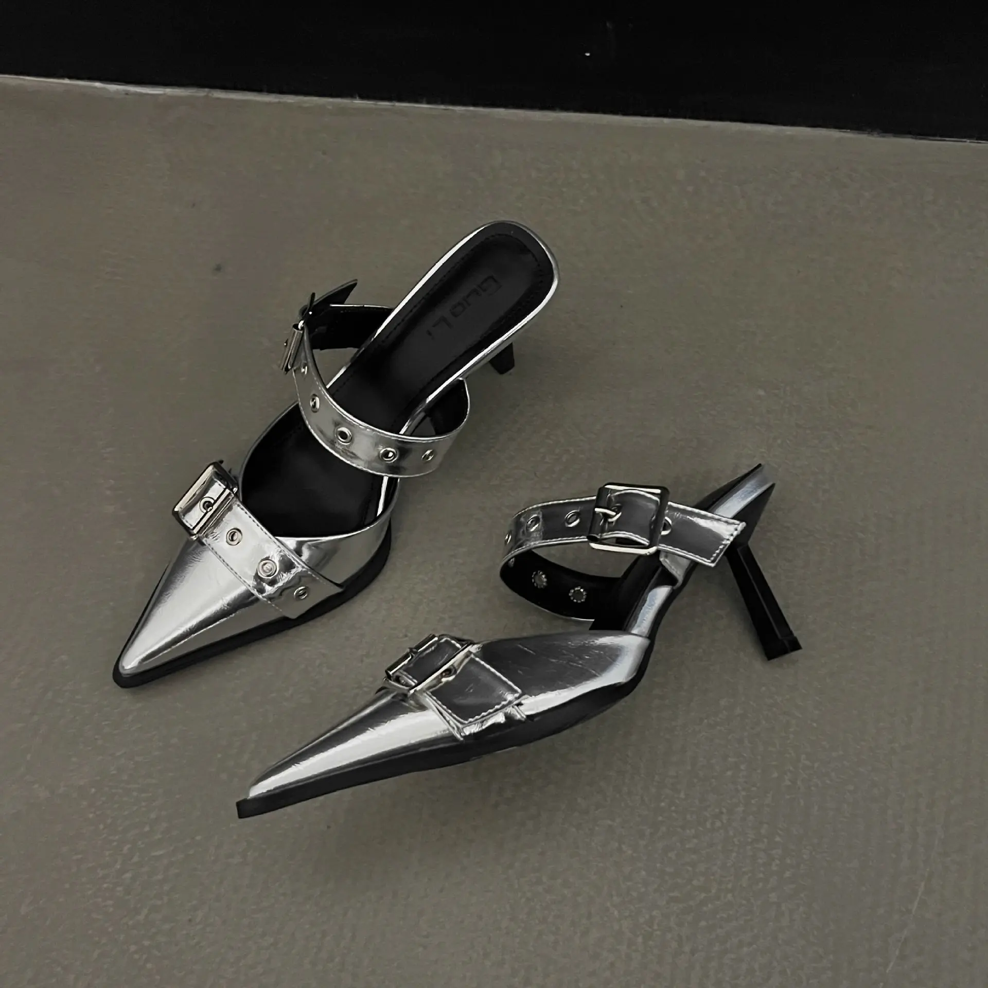 Women's Leather Pointed-Toe Metal-Buckle Kitten-Heel Mule Shoes, Stylish Footwear for Daily Wear, Shoe
