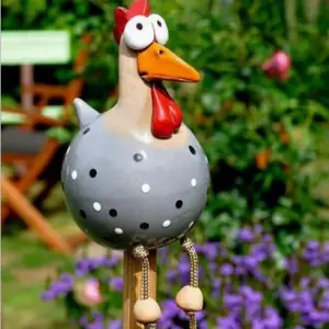 Long Legged Chicken Resin Fence Ornament, Spring Aesthetic Garden Decor, Funny Stupid Chicken Design, Outdoor Yard Decoration