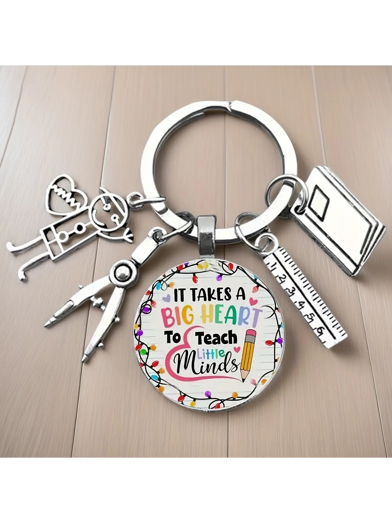 1pc "Big Heart Small Brain" Best Teacher Appreciation Keychain/Colored Chalk Design, Time Gem Glass And Alloy Design, Perfect Gift for Teachers, Graduates Or Educators - Ideal Choice for Birthday And Back to School Gifts, Funny Cool Keychains