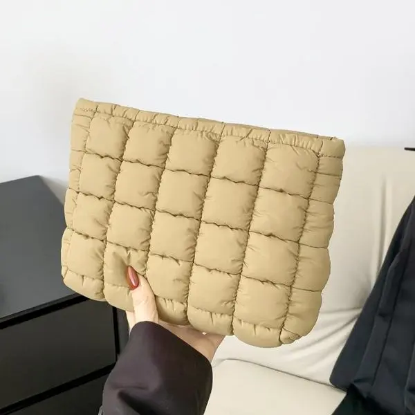 Elegant Solid Color Quilted Clutch for Women Large Capacity Travel Makeup Bag Zipper Pouch Stylish Korean Style Portable Storage Gift for Christmas & Birthday -RR