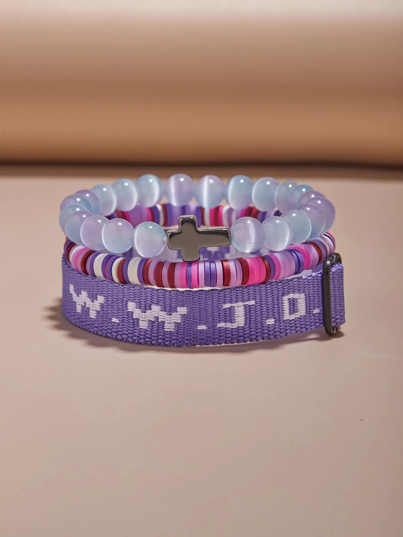 28 Light Purple-Blue Cat's Eye Stone wwjd