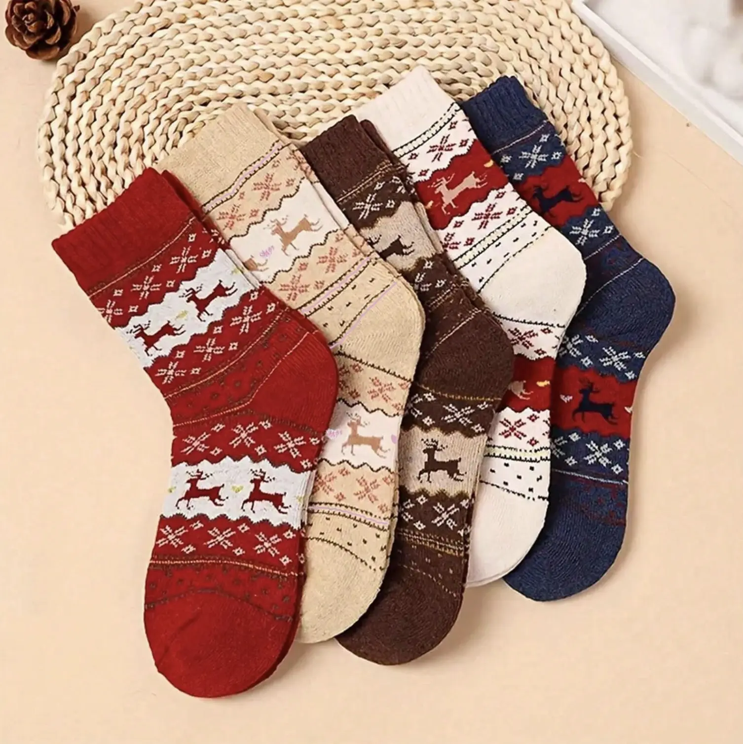 Cozy Reindeer Christmas Socks, 5 Pairs Warm Festive Mid-Calf Socks for Women