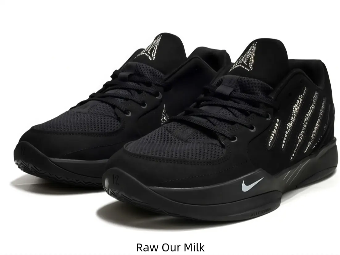 Wear-resistant suede panels and ventilated woven mesh construct the upper shell of these athletic shoes, tough fabric resists pavement scuffs and retains shoe shape amid lengthy outdoor basketball training sessions.
