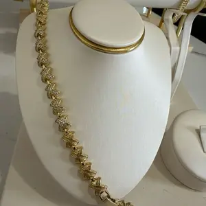 Manilla de mujer de oro laminado elegante y duradera