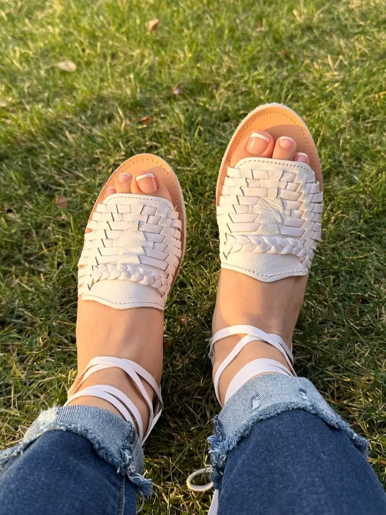 Mexican Strap up Sandals Artisanal Mexican Lace up Flats Women Huaraches White Leather Sandals Strap up Summer Sandals White Huaraches
