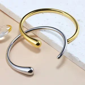 Adjustable opening, high-end feel, women's light luxury non-fading titanium steel bangle with smooth texture, K gold-plated titanium steel bracelet, gift for girlfriend