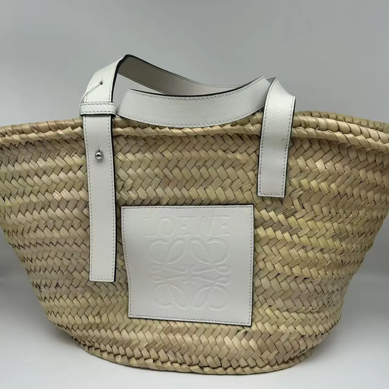 Pre-owned Loewe Basket Bag Palm Leaf, Calfskin, Versatile, Natural Beauty, Aesthetic Appeal, Artisanal Craftsmanship, Bag Accessories, Statement Piece