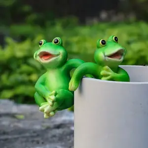 3 cute and interesting resin frog pot edge decorations, frog pendant animal statues for potted plant decoration, ideal for outdoor and indoor home decor, also a perfect choice for Mother's Day gifts, frog garden ornaments, Garden Sculptures Statues