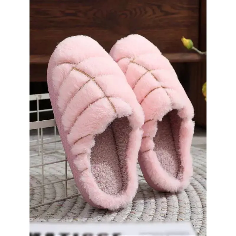 Women's Concha Slippers with Chain, Soft Faux Fur Slip On Ankle Footwear, Cushioned Memory Foam for Indoor Outdoor Use, Christmas Gift
